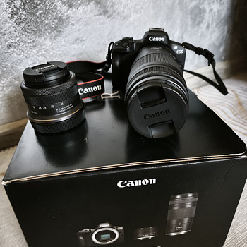 Гибридная камера Canon EOS R50 + RF-S 18-45mm и RF 75-300mm