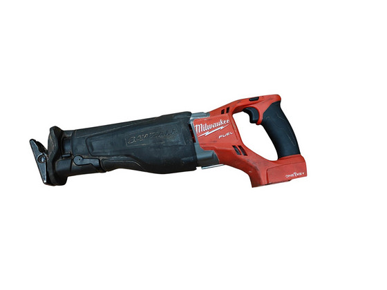 Tiigersaag Milwaukee M18 ONESX ilma akuta