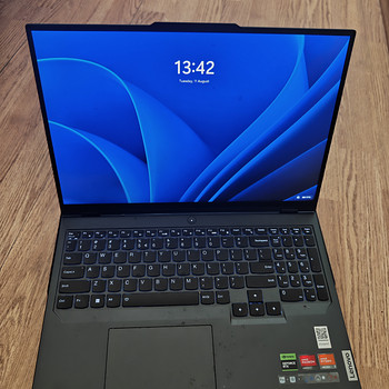 Lenovo Legion Pro 5 - Ryzen 7 7745HX / RTX 4070 / 16" 165 Hz