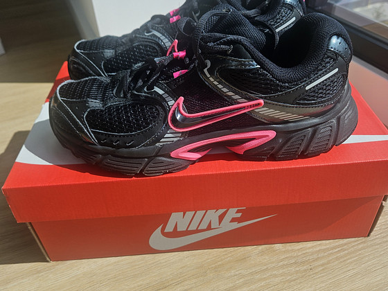 Кроссовки Nike, размер 38,5