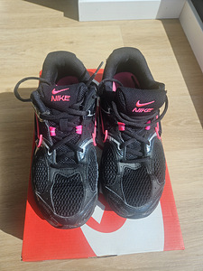 Кроссовки Nike, размер 38,5 (4 фото из 9)