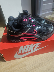 Кроссовки Nike, размер 38,5 (6 фото из 9)