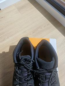 Тёплые кроссовки Timberland, размер 37 (5 фото из 5)