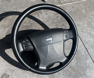 Руль Volvo (1 фото из 1)