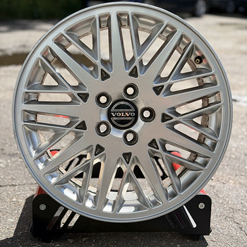17" Volvo Arrakis originaalveljed 5x108 (keskava 65,1)