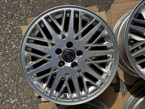 17" Volvo Arrakis originaalveljed 5x108 (keskava 65,1) (7 foto / 7)