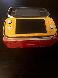 Nintendo Switch Lite (1 фото из 2)