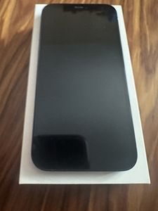 iPhone 12 (2 фото из 5)