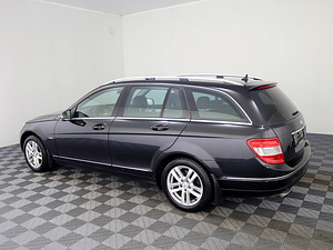Mercedes-Benz C 220 Avantgarde ATM 2.1 CDI 125kW (4 фото из 8)