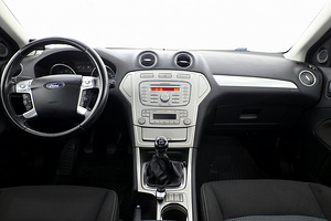 Ford Mondeo Comfort 2.0 107kW (5 фото из 7)