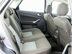 Ford Mondeo Comfort 2.0 107kW (7 фото из 7)