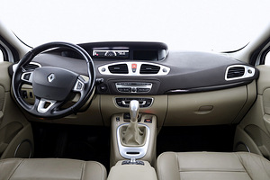 Renault Grand Scenic Privilege ATM 2.0 103kW (5 фото из 9)
