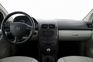 Mercedes-Benz A 170 Elegance 1.7 85kW (5 фото из 8)