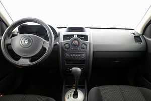 Renault Megane Elegance ATM 1.6 83kW (5 фото из 7)