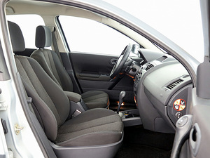 Renault Megane Elegance ATM 1.6 83kW (6 фото из 7)