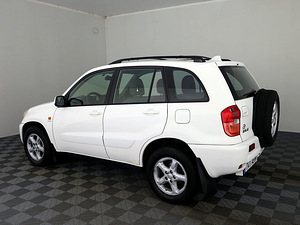 Toyota RAV4 Comfort 4x4 2.0 110kW (4 фото из 7)
