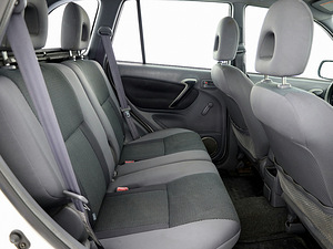 Toyota RAV4 Comfort 4x4 2.0 110kW (7 фото из 7)