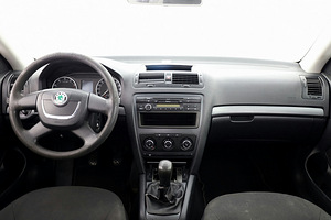 Skoda Octavia Comfortline Facelift LPG 1.6 75kW (5 фото из 7)