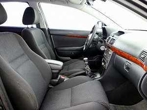 Toyota Avensis Linea Sol 2.2 D-CAT 130kW (6 foto / 8)