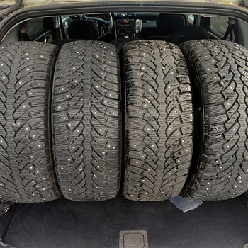 Продам шипованные шины Formula by Pirelli 215/55/16