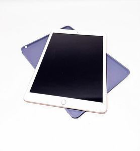Планшет Apple iPad 7 WI-FI 32GB 10.2 дюйма (2 фото из 3)