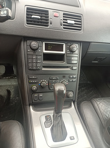 Volvo XC90 (7 foto / 11)