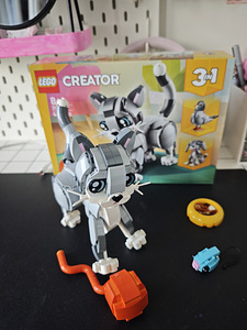 LEGO Creator 3-in-1 #31163 Играющий кот (3 фото из 3)