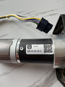 Husqvarna robotniiduki rattamootorid 550/450X NERA (2 foto / 2)