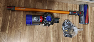 Juhtmeta tolmuimeja DYSON (1 foto / 3)