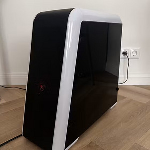 PC i7-8700, RTX 2080, 16GB RAM, 1TB NVMe+ 256GB SSD, 1TB HDD (1 foto / 5)