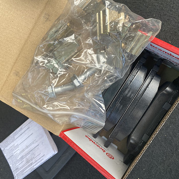 BREMBO P61082 , Piduriklotside komplekt