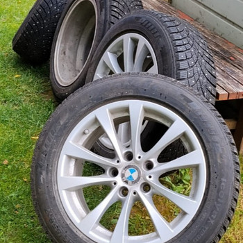 Оригинальные диски BMW R17 + шипованные шины 225/55 R17
