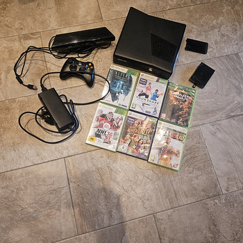 Xbox 360 Slim 250GB Kinect + 6 CD xbox360 kinect