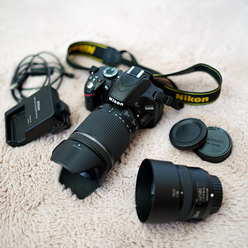 Nikon D3200 + 18-200mm + 50mm f1.8