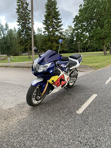 Suzuki (9 фото из 10)