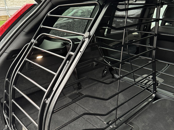 Оригинальная клетка для собаки Volvo XC90