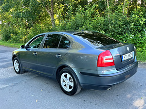 Skoda Octavia (6 фото из 6)