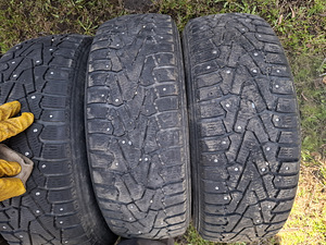 Talverehvid / Naastrehvid Pirelli Ice Zero 195/65 R15 (3 foto / 10)