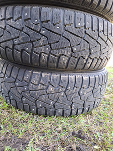 Talverehvid / Naastrehvid Pirelli Ice Zero 195/65 R15 (6 foto / 10)