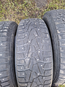 Talverehvid / Naastrehvid Pirelli Ice Zero 195/65 R15 (9 foto / 10)