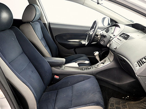 Honda Civic Sport 1.8 103kW (6 foto / 7)