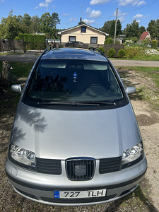 Seat Alhambra (9 фото из 10)