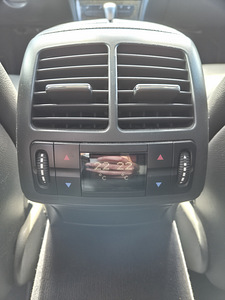 Mercedes-Benz E320 CDI 4Matic (14 foto / 15)