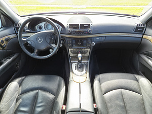 Mercedes-Benz E320 CDI 4Matic (15 foto / 15)