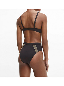 Новые бикини Calvin Klein, в магазине 139.80 (2 фото из 4)