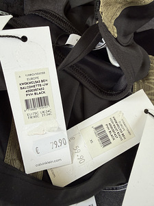 Новые бикини Calvin Klein, в магазине 139.80 (4 фото из 4)