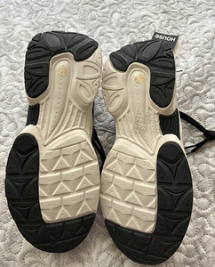 Новые кроссовки (3 фото из 3)