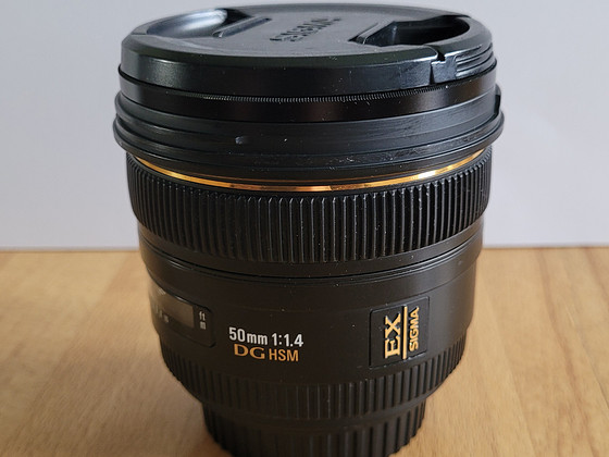 Sigma 50mm 1:1.4 EX DG HSM (Canon EF) + Hoya HMC UV filter