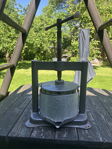 Väike mahlapress (1 foto / 7)