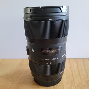 Sigma 18-35mm 1:1.8 DC HSM Art (Canon EF) + hood